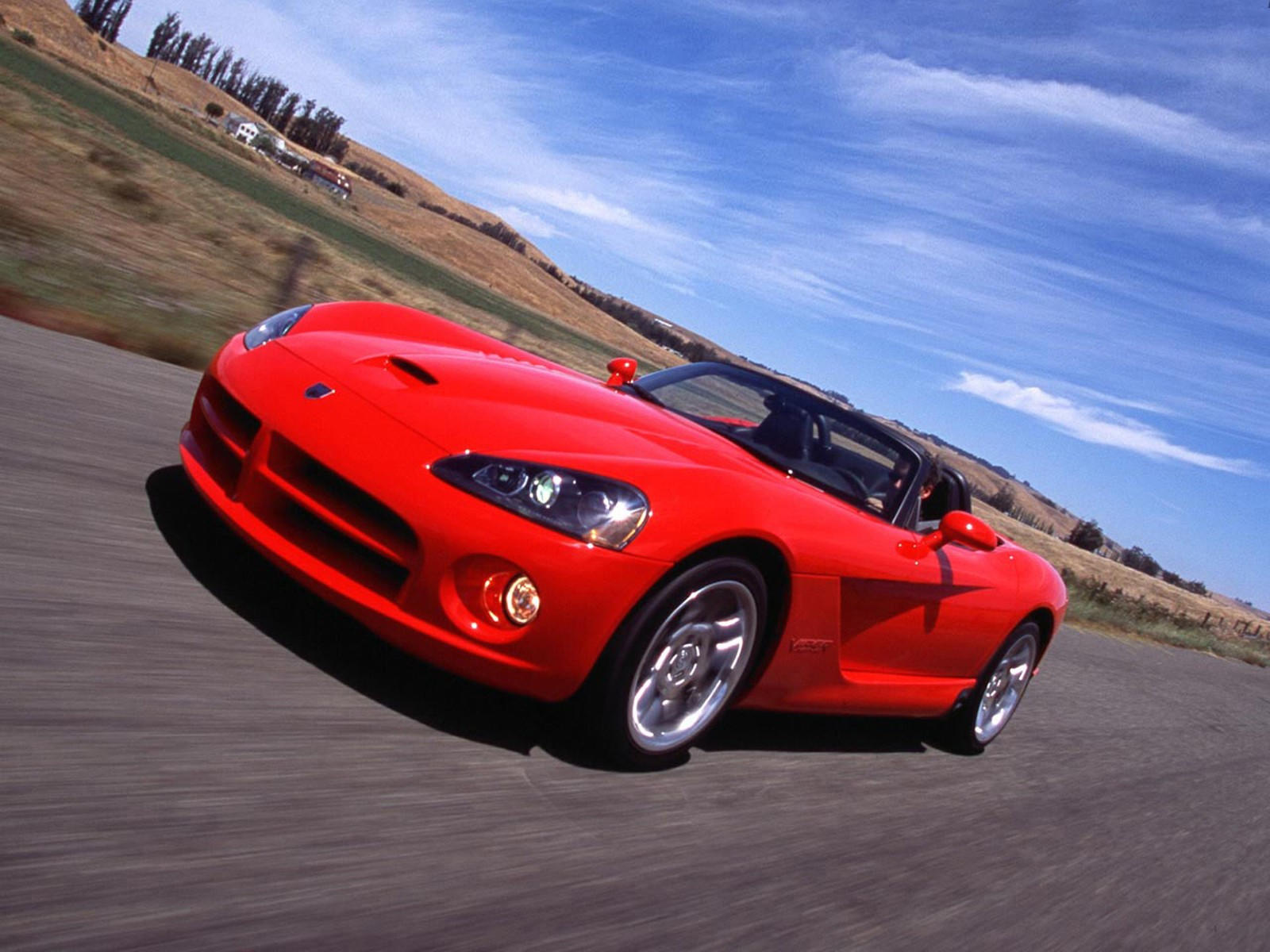 Красные легковые машины. Dodge Viper srt 10. Dodge Viper srt 10 2003. Dodge Viper srt 2003. Dodge Viper Red.