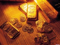 Золотые самородки и слитки с монетами