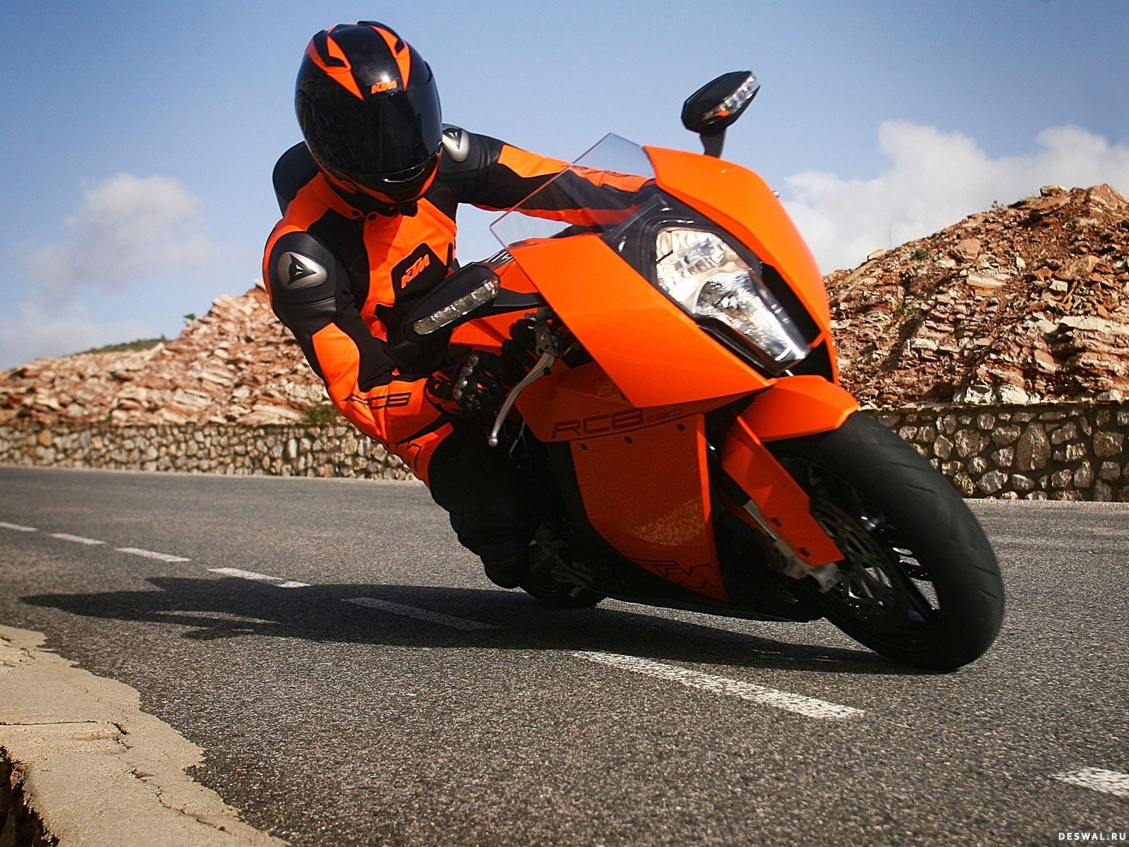 РњРѕС‚РѕС†РёРєР» KTM rc8