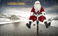 Дед Мороз едет на велосипеде