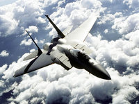 Военный Макдоннел-Дуглас F-15 над облаками