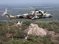 Ударный вертолёт Ми-24 в горной местности