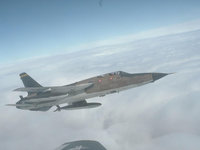 Republic F-105 Thunderchief над облаками